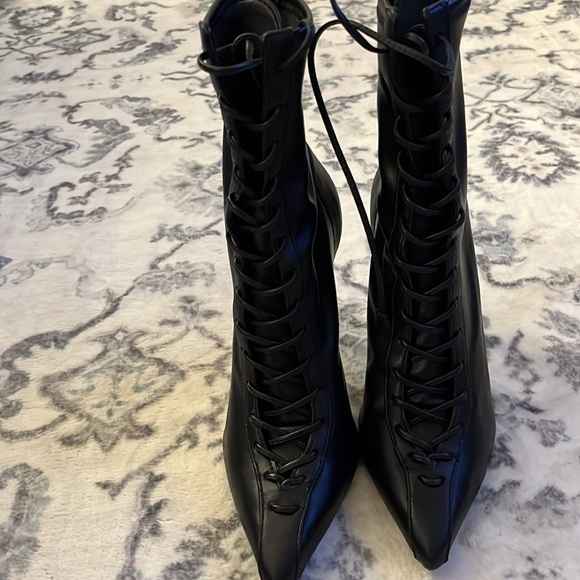 Shultz Lace Up Pointed Toe Stiletto Black Boots Napa Soft Stretch Size 7 - Picture 2 of 11